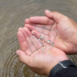 Water Quality Restoration through Traceable Microplastic Capture. Zaragoza, Spain